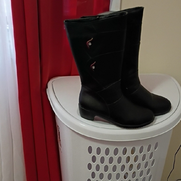 SHEIN Elegant Black Heeled Boots - Picture 2 of 3